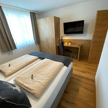 Alpenperle Guest house *